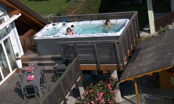 Ligist Apartment | Cosy apartment for 6 people with WIFI, private pool, TV, terrace and parking
