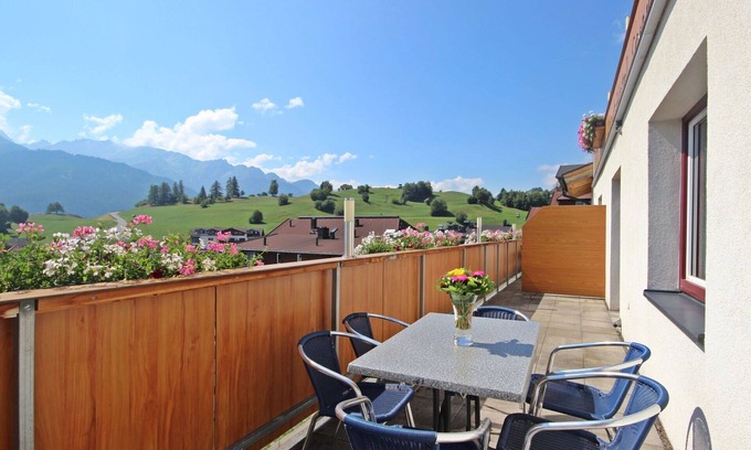 Ladis Apartment | Cosy apartment for 6 people with WIFI, TV, terrace and parking