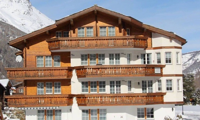 Saas Grund Apartment | Cosy apartment for 6 people with WIFI, balcony and pets allowed