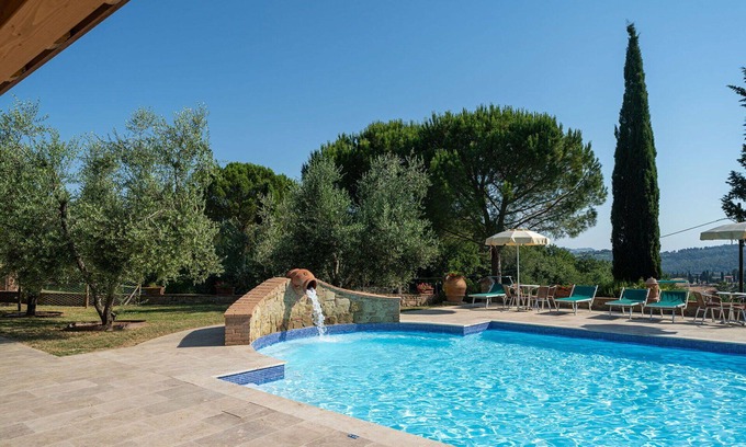 Peccioli Apartment | Cosy apartment for 7 guests with pool, A/C, WIFI, TV, pets allowed, panoramic view and parking