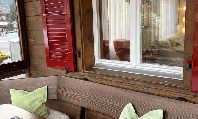 Ruedisbach Apartment | Cosy apartment for 8 people with hot tub, WIFI, TV, balcony and pets allowed