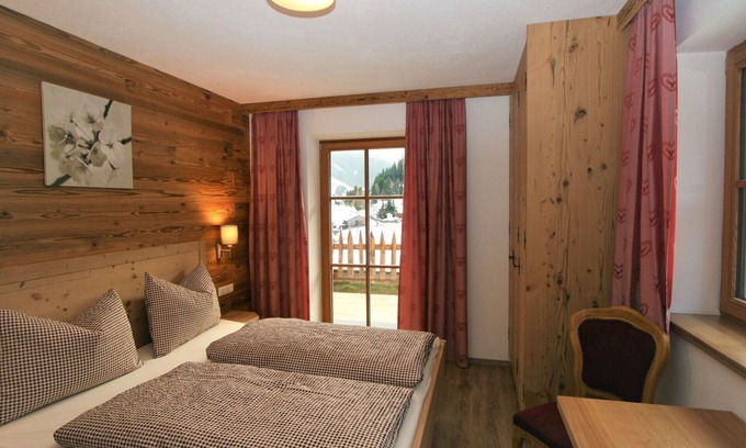 Wildschoenau Apartment | Cosy apartment for 10 guests with WIFI, TV, patio and parking