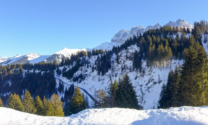 Champoussin Apartment | Cosy apartment for 4 guests with WIFI, balcony and panoramic view
