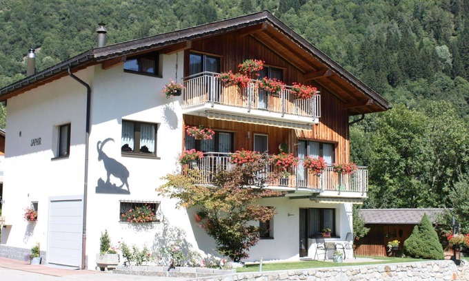 Reckingen Apartment | Cosy apartment for 2 guests with WIFI, TV and balcony