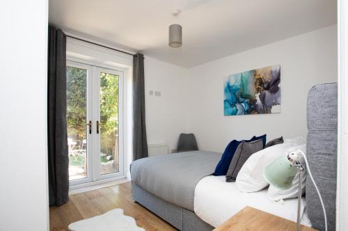Beaconsfield Apartment | Cosy apartment in the heart of Old Town Beaconsfield