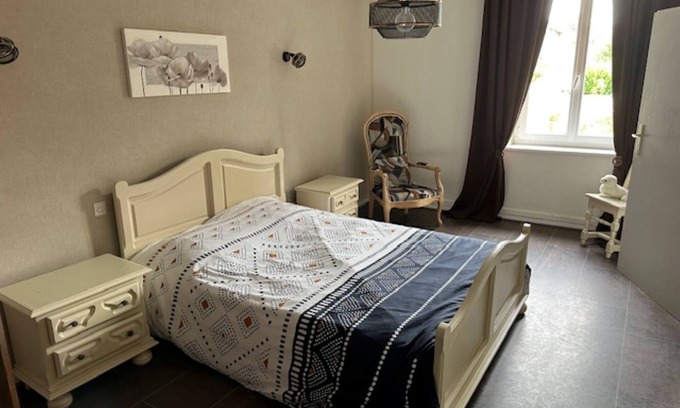 Lorquin Apartment | Cosy apartment in Lorquin (3 separate bedrooms)