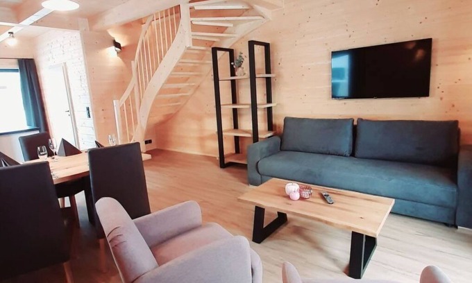 Jenig House | Cosy apartment in villa for 4 guests with WIFI, TV, terrace, panoramic view and parking