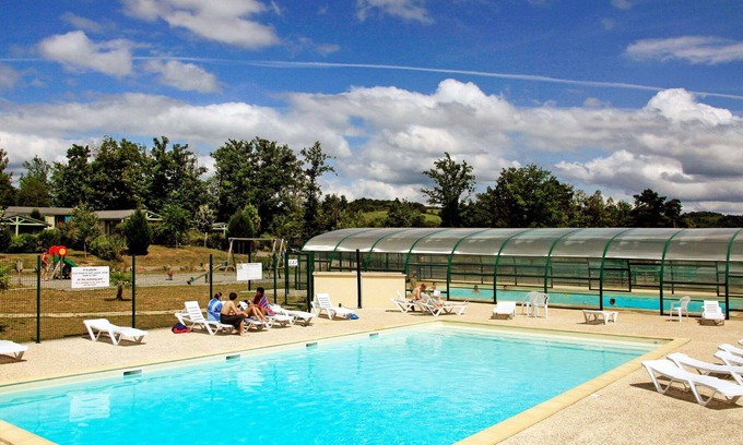 Beynat House | Cosy apartment in villa for 6 people with pool, WIFI, TV, terrace and pets allowed
