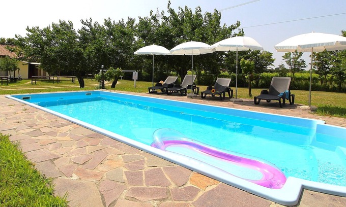 Silea House | Cosy apartment in villa for 4 people with A/C, pool, WIFI, patio and parking