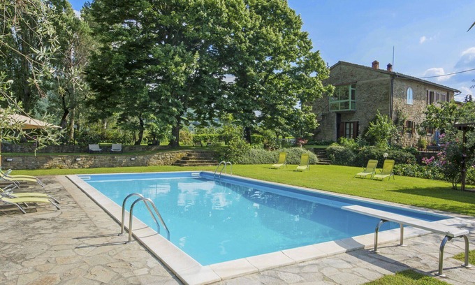 Rufina Villa | Cosy apartment in villa for 4 people with pool, WIFI, terrace, pets allowed and parking