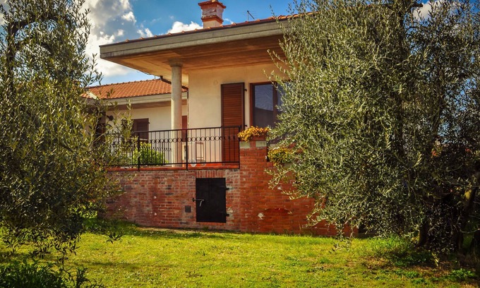 Pergine Valdarno Apartment | Cosy apartment for 4 guests with WIFI, TV, patio and parking, close to Arezzo