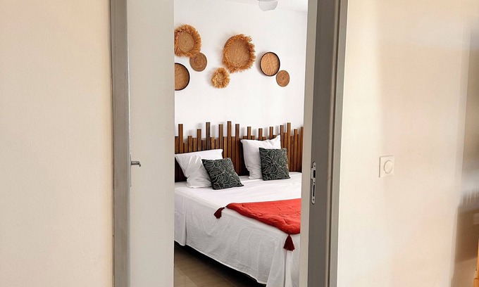 La Possession Apartment | Cosy apartment overlooking the west of Reunion Island