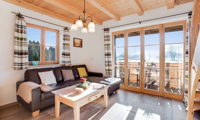 Bad Heilbrunn Apartment | Cosy Apartment "Seeblick" with Garden, Terrace & Wi-Fi