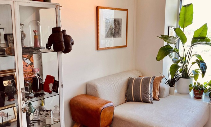 Amsterdam East Apartment | Cosy apartment well situated and connected to city