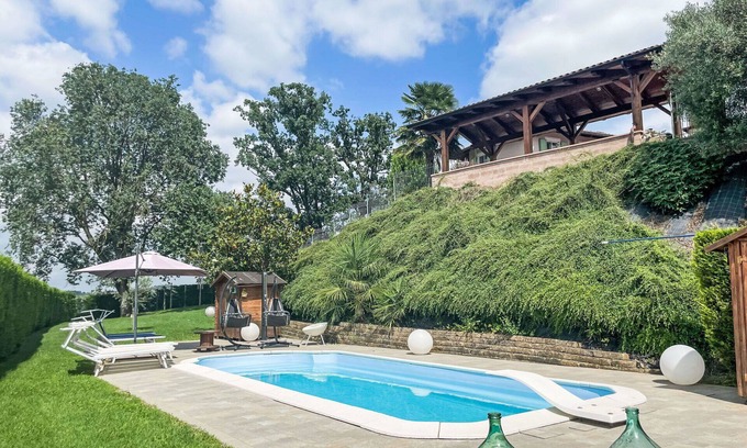 Portacomaro Apartment | Cosy apartment with A/C, pool, WIFI, terrace, pets allowed, panoramic view and parking