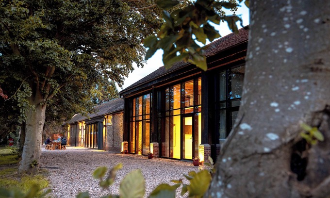 St Albans Apartment | Cosy apartment with stunning views of the Hertfordshire countryside