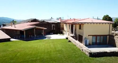 Viana do Bolo Apartment | Cosy Apartment with Mountain View in Mourisca - 65 sqm