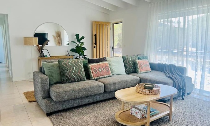 Tootgarook House | Cosy Beach House - Near Hot Springs.