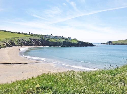 Challaborough House | Cosy Beachside Cottage 100m from Challaborough Beach