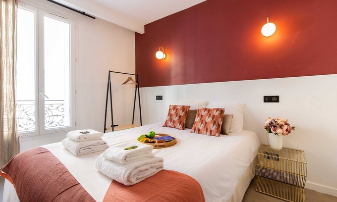 Quartier de Javel Apartment | Cosy bedroom - Tour Eiffel/Champs de Mars 9A