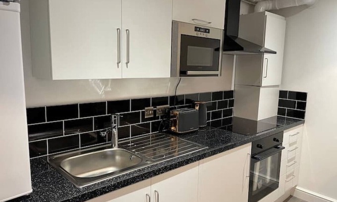 Stonnall Apartment | Cosy Brand new spacious 1 bed luxury apartment