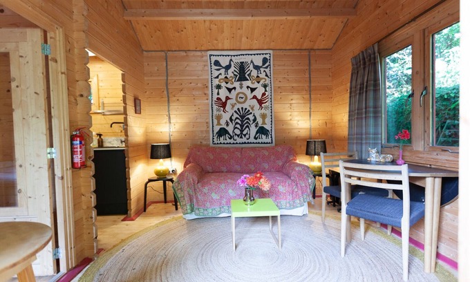 Bridport Cabin | Cosy Cabin in stunning Thomas Hardy countryside 5 miles from the Jurassic Coast.