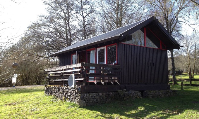 Taynuilt Cabin | Cosy cabin with open views of Loch Awe.