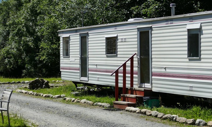 Llandderfel House | COSY CARAVAN FOR RENT on non working farm near BALA , NORTH WALES