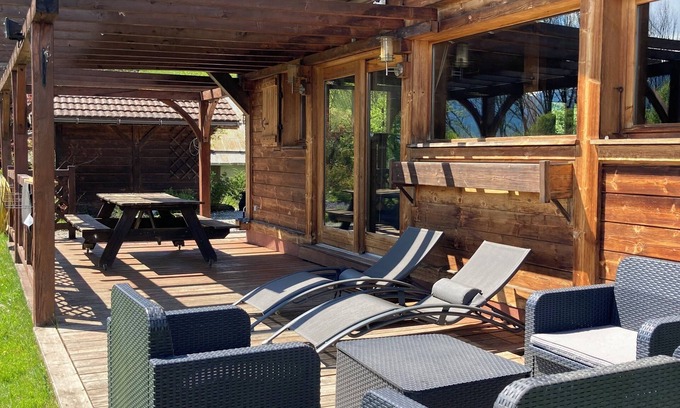 Chatillon-sur-Cluses Ski Chalet | Cosy chalet with breathtaking views at the gateway to the Grand Massif. Hiking, skiing, lakes.