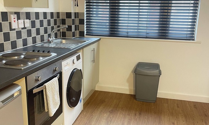 Canterbury Apartment | Cosy City Centre Flat