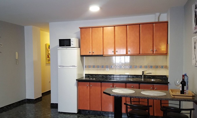 Vecindario Apartment | Cosy & comfortable apartment center Vecindario. FREE WIFI