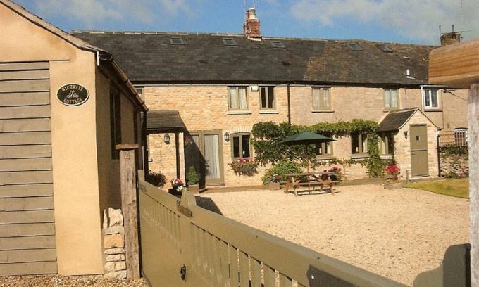 Shipton under Wychwood Cottage | Cosy cottage in the Cotswolds