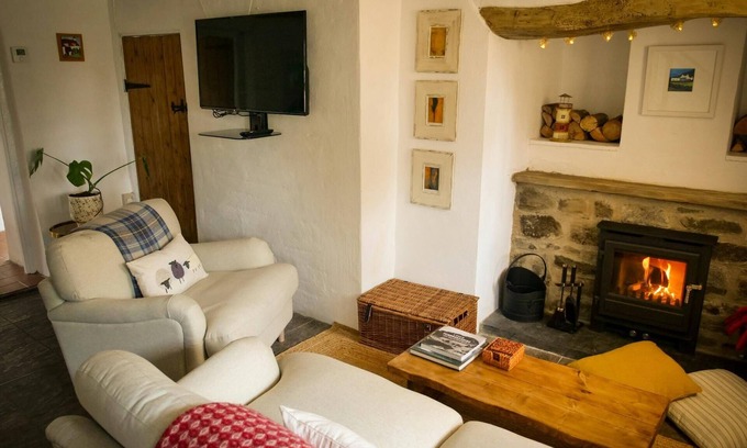 Fishguard Cottage | Cosy Cottage, Fishguard