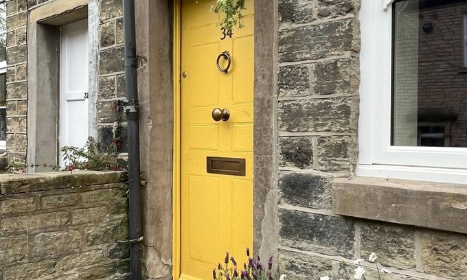 Kerridge House | Cosy cottage in Bollington offering an escape to the Peak District and beyond.