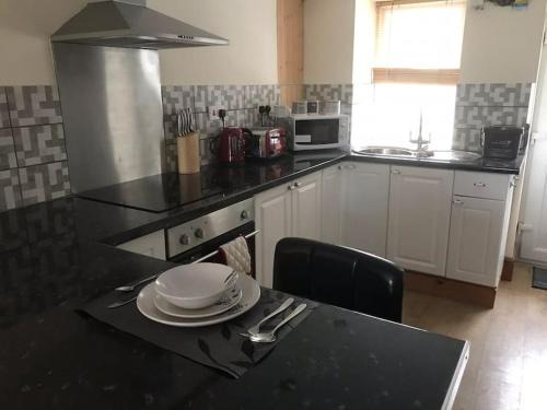 Ammanford House | Cosy Cottage in Garnant