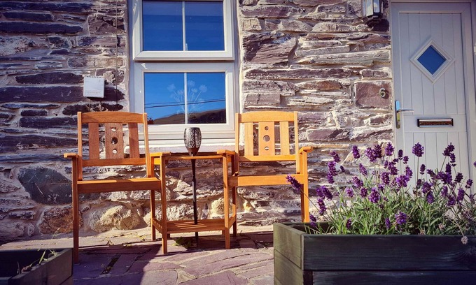 Nantlle Cottage | Cosy Cottage in Nantlle, in the Snowdonia National Park (Eryii)