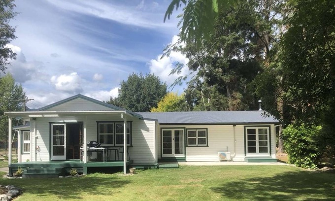 Murchison Cottage | Cosy Cottage