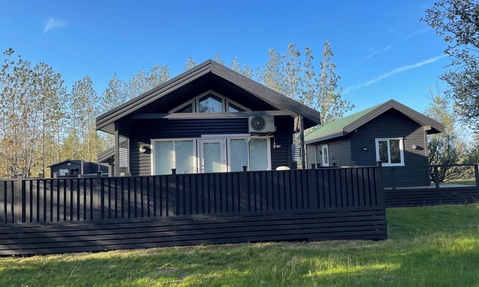 Selfoss Cottage | Cosy cottage with hot tub on Golden Circle, sleeps up to 6 people