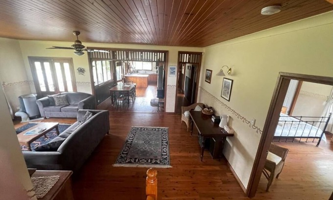Mayers Flat House | Cosy Country Cottage