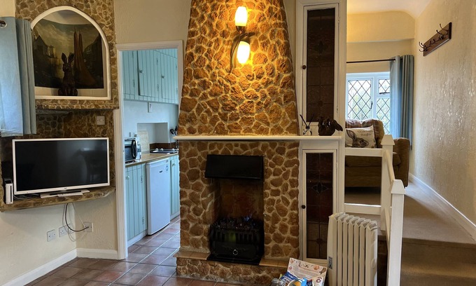 King's Lynn Cottage | Cosy Countryside Cottage - Hot Tub & Dog friendly