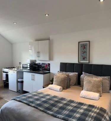 High Ercall Apartment | Cosy countryside stay- Waters Upton, Telford