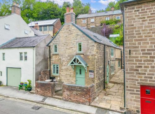 Cromford House | Cosy Cromford village cottage