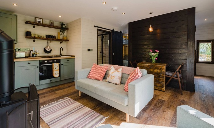 Marsden Cabin | Cosy Deer Hill Cabin,