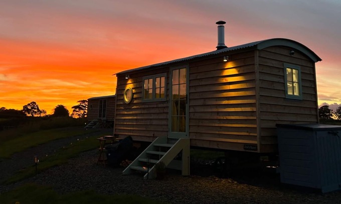 Chittlehampton Cabin | Cosy Devon Hut with Private Hot Tub