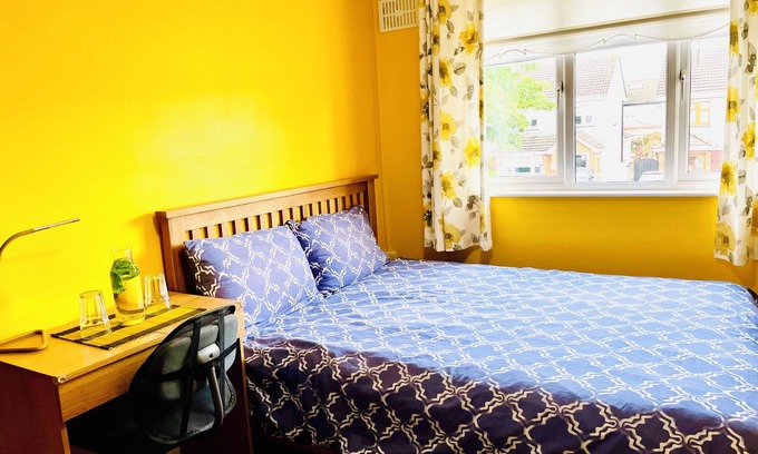 Dublin House | Cosy double room with king size bed in Kilnamanagh Dublin 24