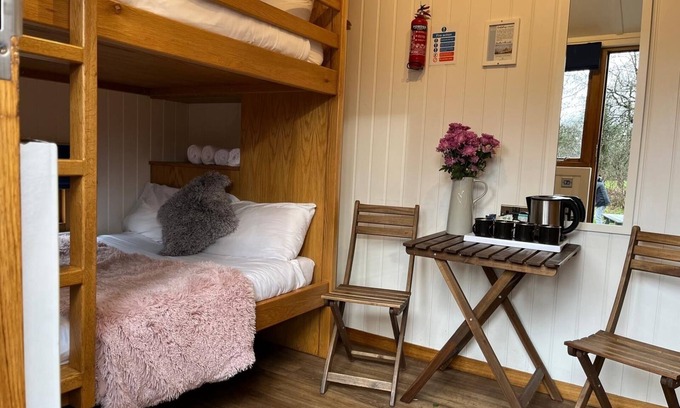 Higher Walton Apartment | Cosy en suite shepherd hut on the grounds of Historic building Samlesbury Hall