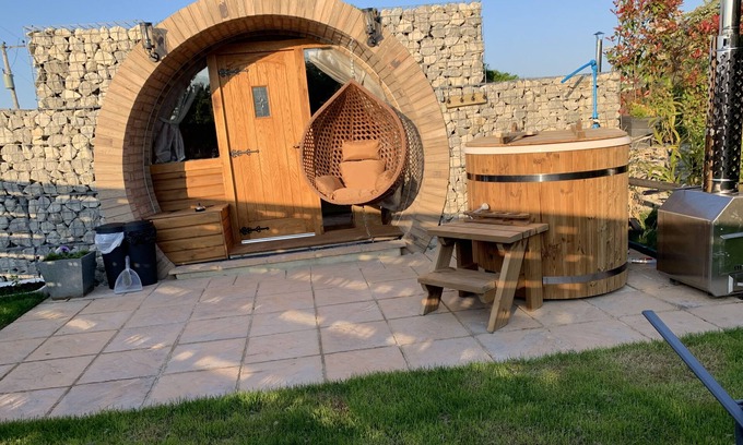 Minster on Sea Apartment | Cosy escape heated luxury pod with hot tub
