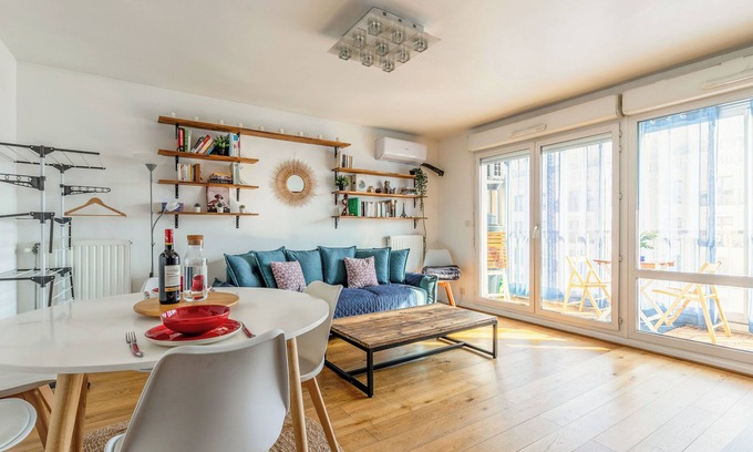 Epinettes Apartment | Cosy Family Apt - 6 People/2BR - Parking - A/C
