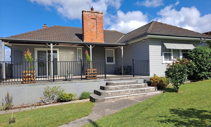Orbost House | Cosy family home, walking distance to shops and cafes.