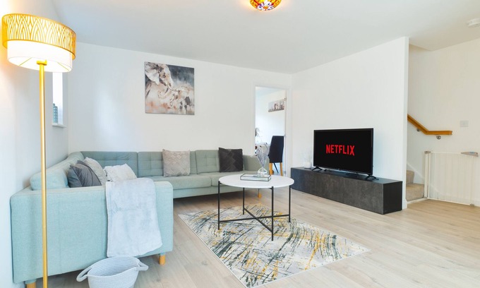 Broad Oak House | Cosy Family House in Canterbury